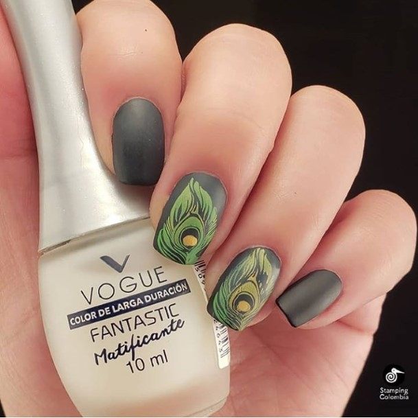 Cool Female Feather Nail Designs
