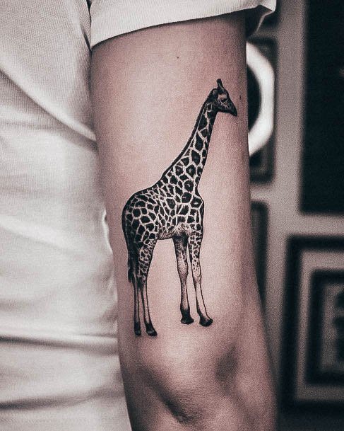 Cool Female Giraffe Tattoo Designs Tricep