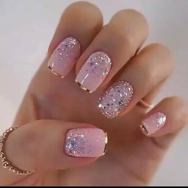 Cool Female Gold Nail Designs