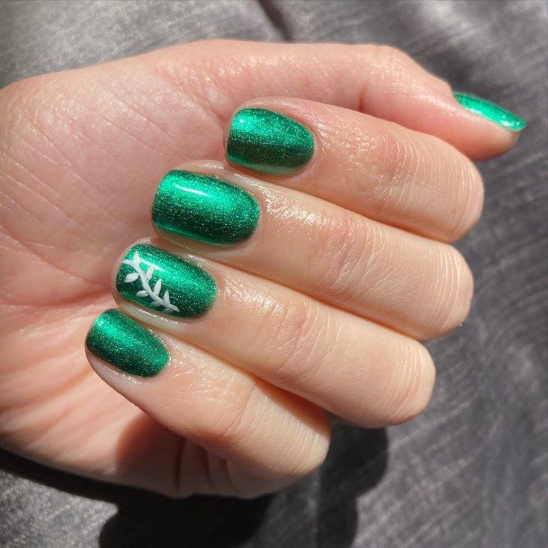 Cool Female Green And White Nail Designs