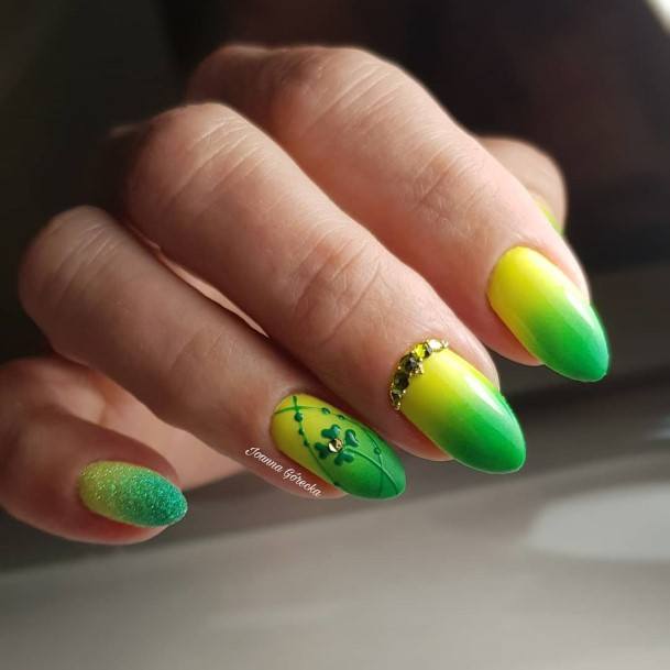 Cool Female Green And Yellow Nail Designs