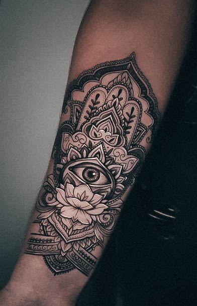 Cool Female Hamsa Tattoo Designs