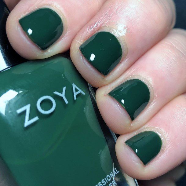 Cool Female Hunter Green Nail Designs