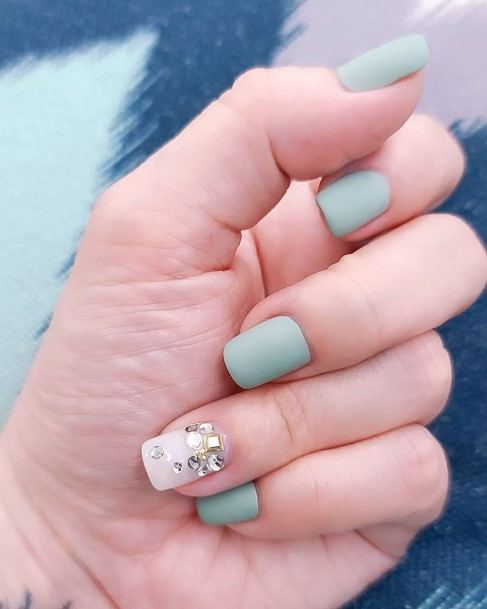 Cool Female Matte Green Nail Designs