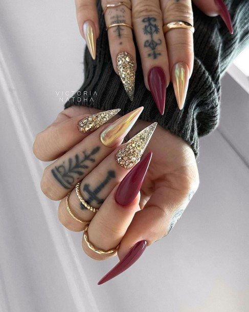 Cool Female Metallic Gold Nail Designs