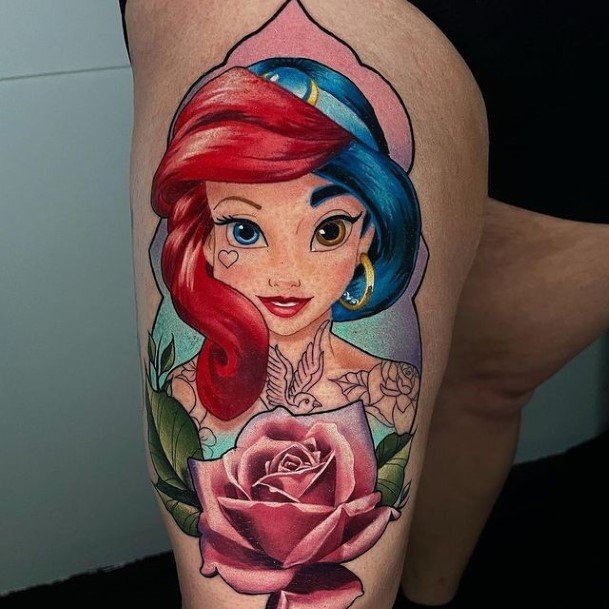 Cool Female Rose Thigh Tattoo Designs