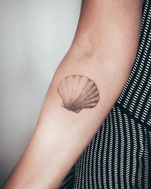 Cool Female Seashell Tattoo Designs