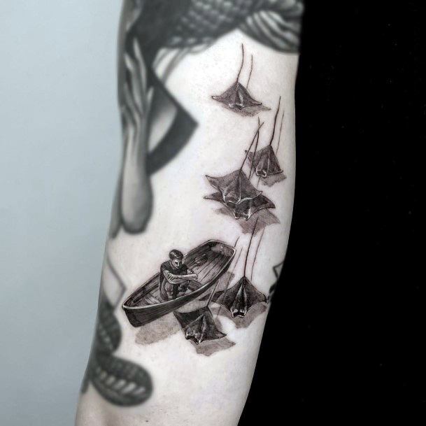 Cool Female Stingray Tattoo Designs