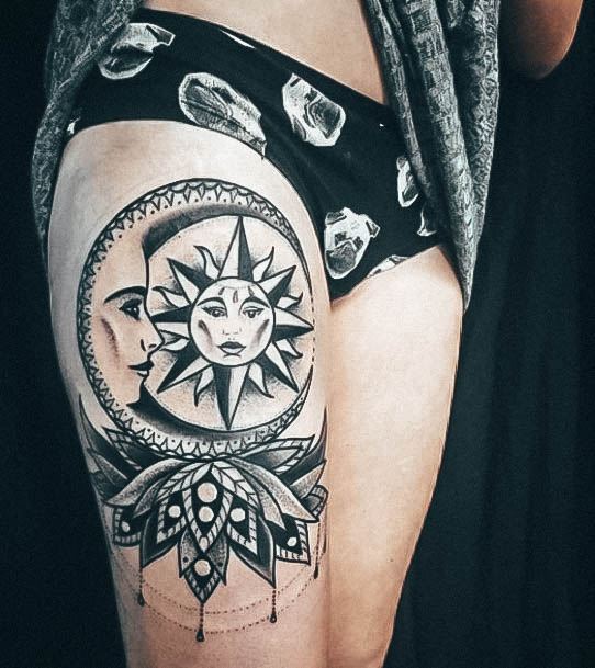 Cool Female Sun And Moon Tattoo Designs Thigh