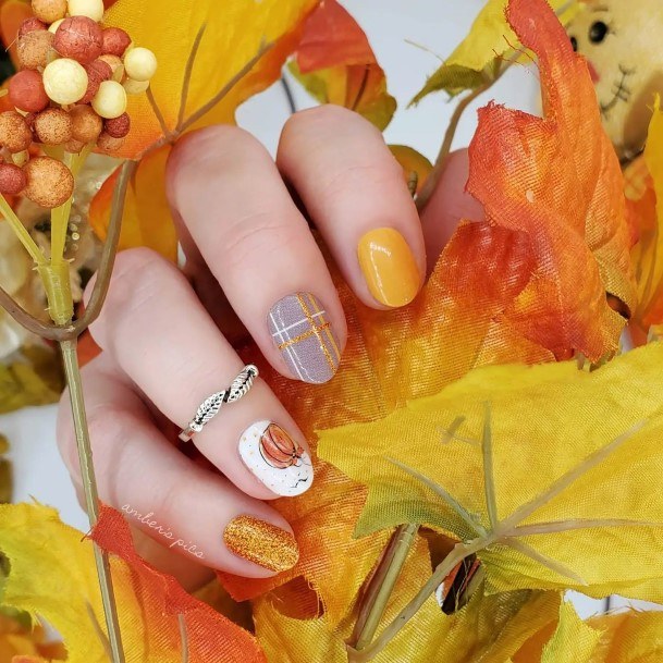 Cool Female Thanksgiving Nail Designs