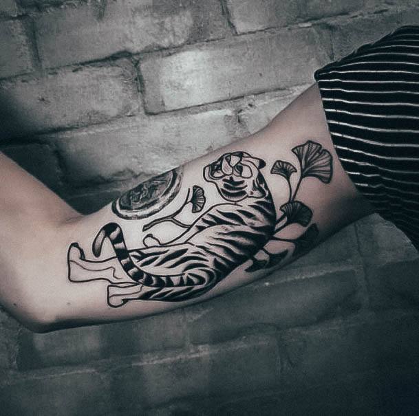 Cool Female Tiger Tattoo Designs Arm Traditional