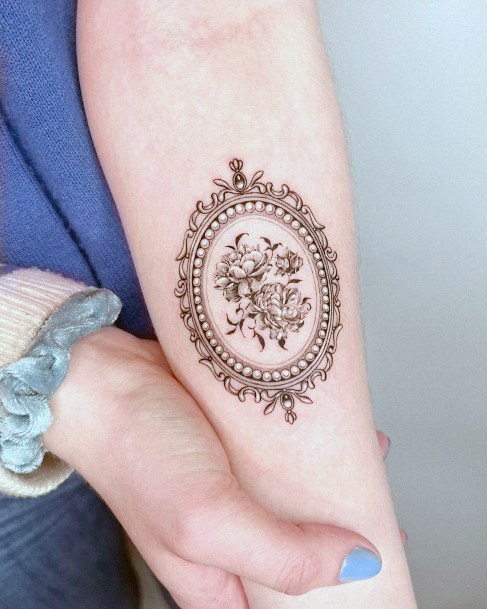 Cool Frame Tattoos For Women