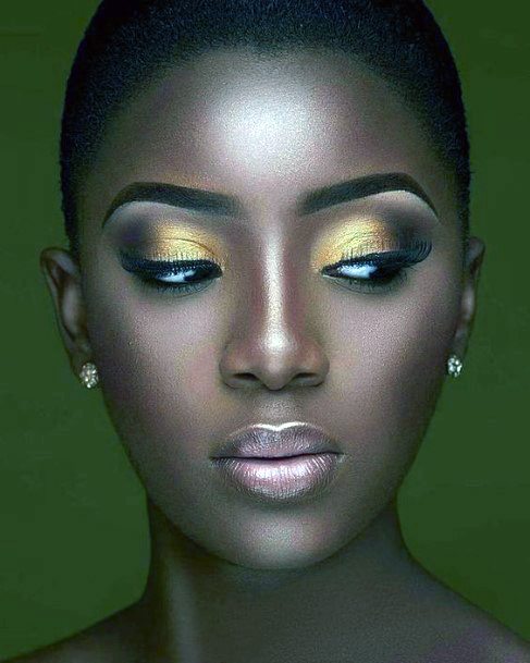 Cool Golden Eyeshadow For Women