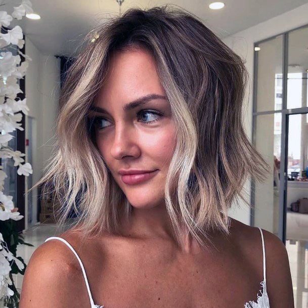 Cool Hairstyle Chin Length Women