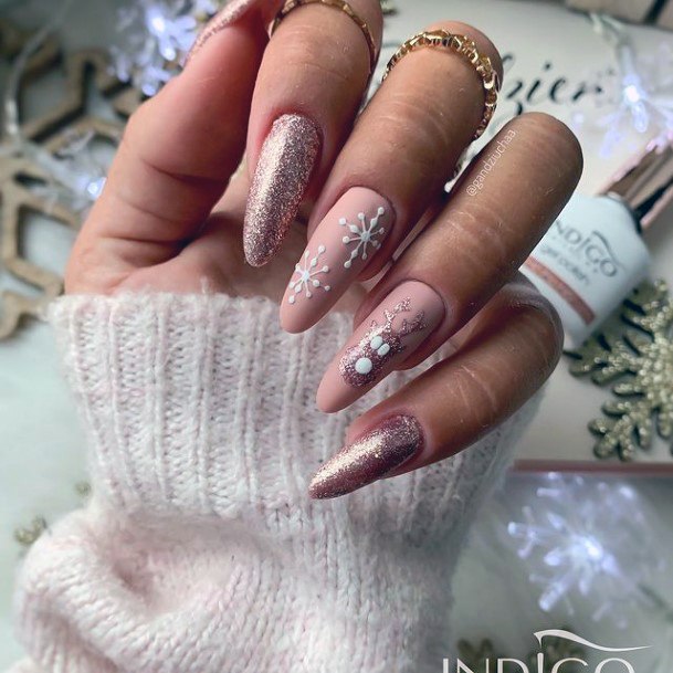 Cool Holiday Nails For Women