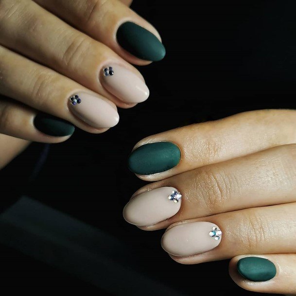 Cool Matte Green Nails For Women