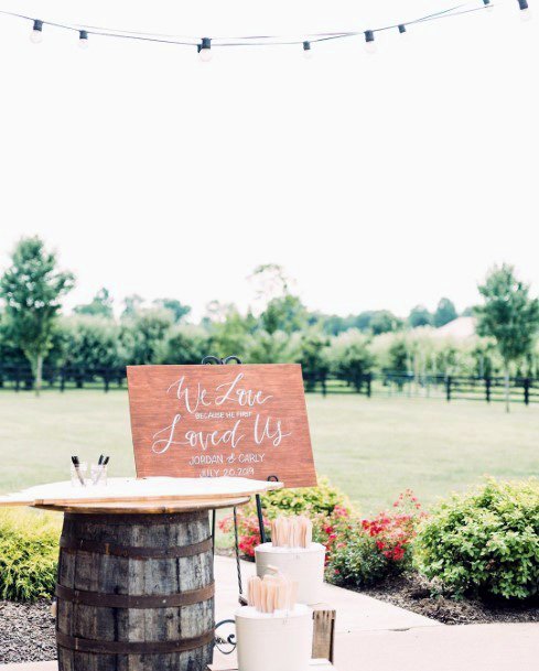 Cool Wooden Wedding Sign Ideas