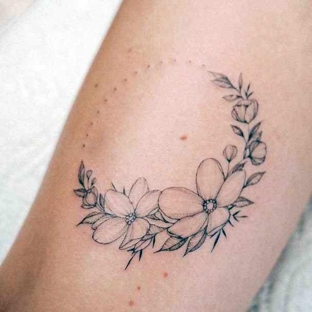 Cool Wreath Tattoos For Women