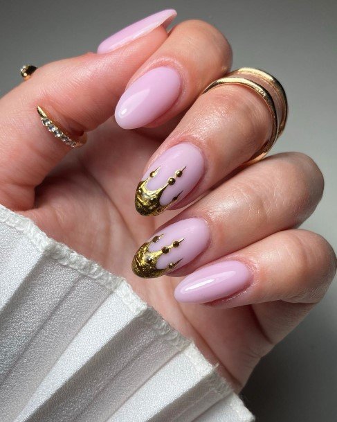 Coolest Females Crown Nail