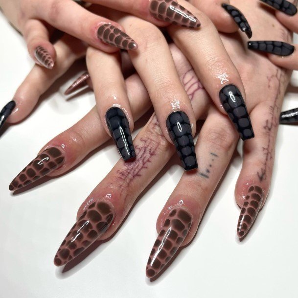 Coolest Females Snake Nail