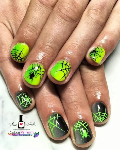 Coolest Females Spider Nail