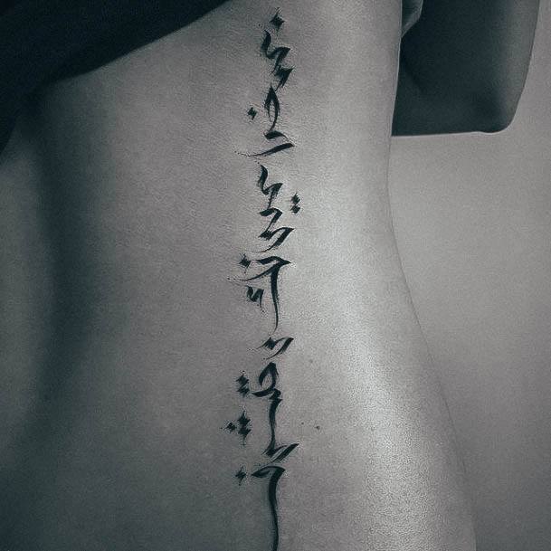 Coolest Womens Arabic Tattoos