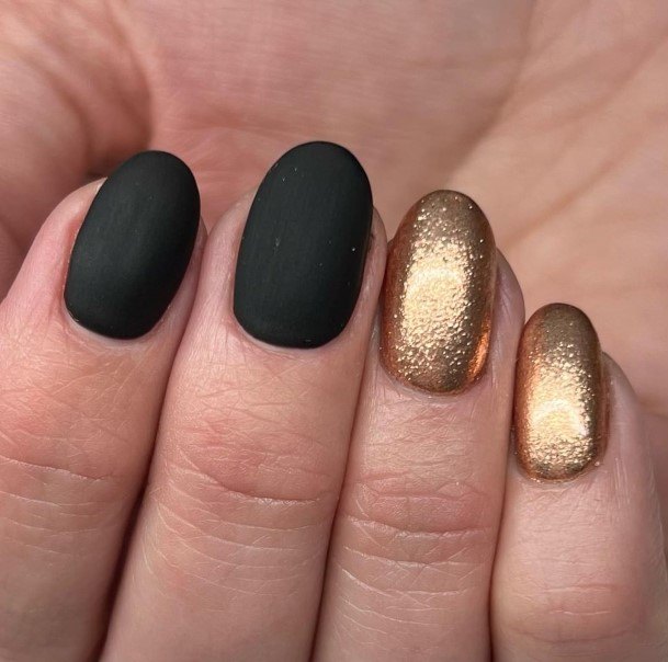 Coolest Womens Matte Black And Gold Nails