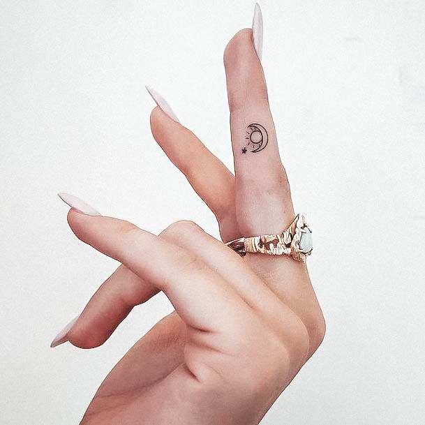 Coolest Womens Small Hand Tattoos