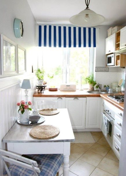 Country Dining Small Kitchen Ideas