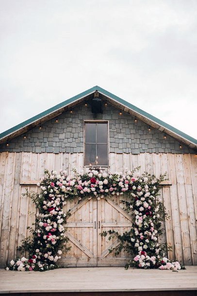 Country Side Cottage Wedding Ceremony Decorations