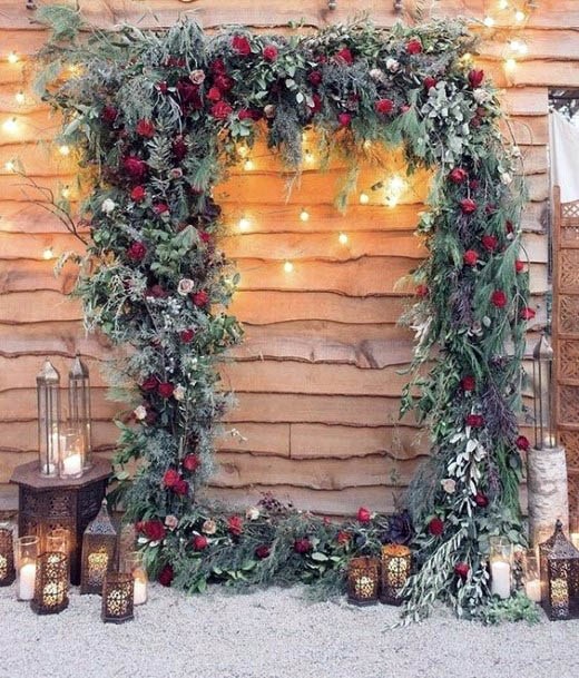 Cozy Red Green Flowers Wedding Decor