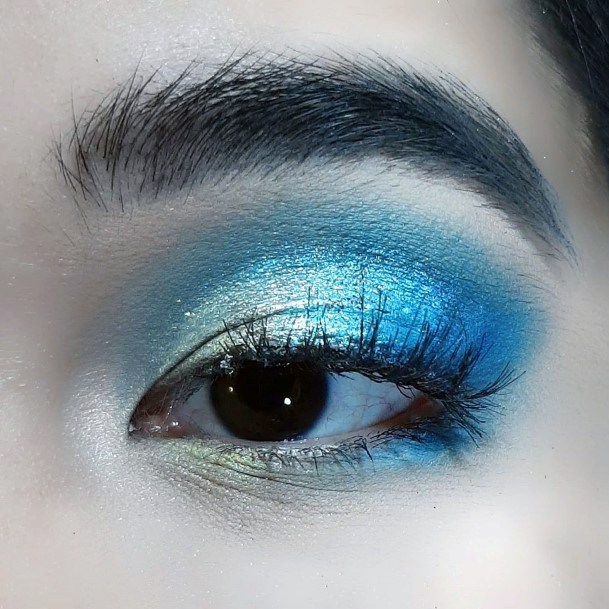 Crazkling Blue And Silver Eyeshadow Women