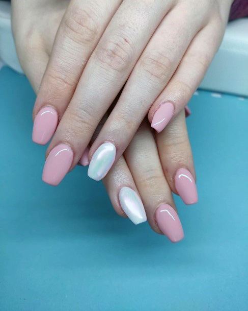 Cream White Pink Glossy Square Nails For Women