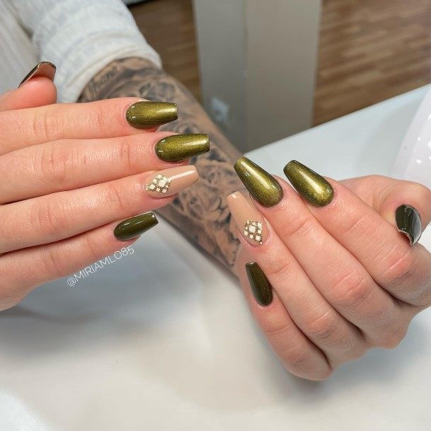 Cream Womens Nail Ideas