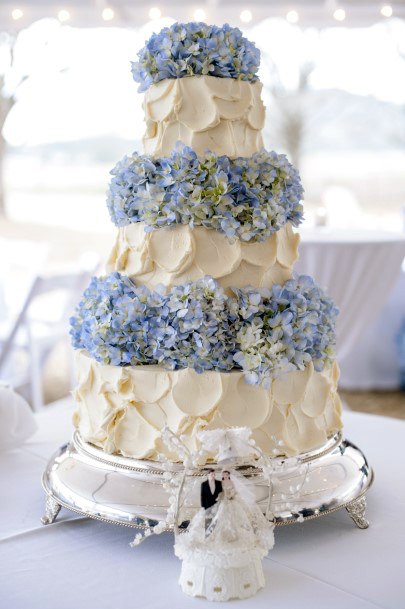 Creamy Wedding Cake With Blue Hydrangea Flowers