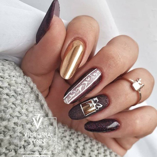 Creative Gold Nail Designs For Women