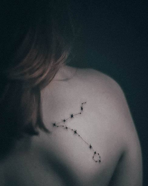 Creative Pisces Tattoo Designs For Women Shoulder Star Constellation