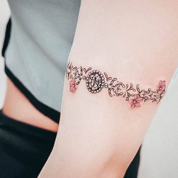 Creative Realistic Tattoo Designs For Women