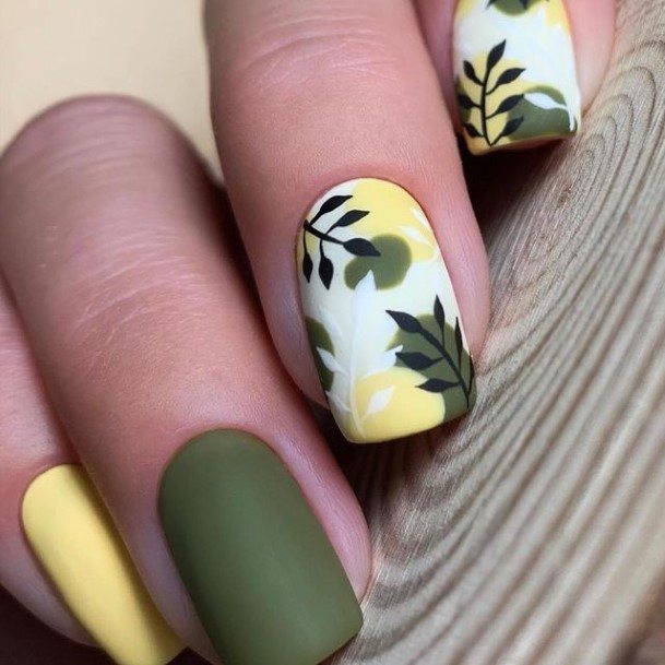 Creative White With Flowers Nail Designs For Women