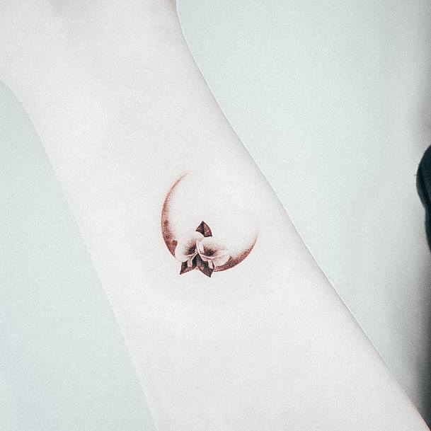 Cresent Moon Womens Tattoo Ideas