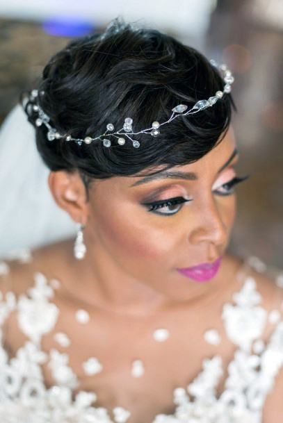 Crispy Bob With Crystal Headband Wedding Hairstyle For Black Women