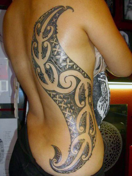 Curved Tribal Art Womens Tattoo