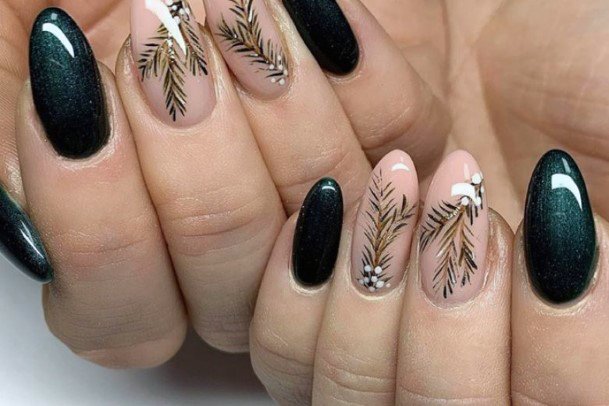 Cute Classy Holiday Art Nails For Women