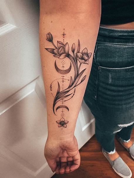 Cute Daffodil Tattoo Designs For Women