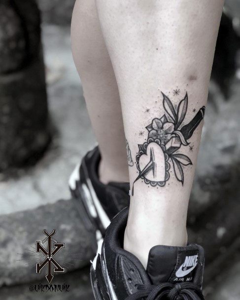 Cute Dagger Heart Tattoo Designs For Women