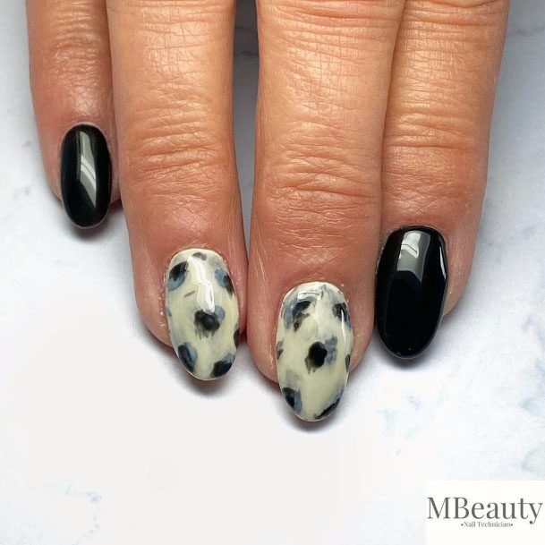 Cute Fancy Glossy Black And White Gel Nail Design For Women