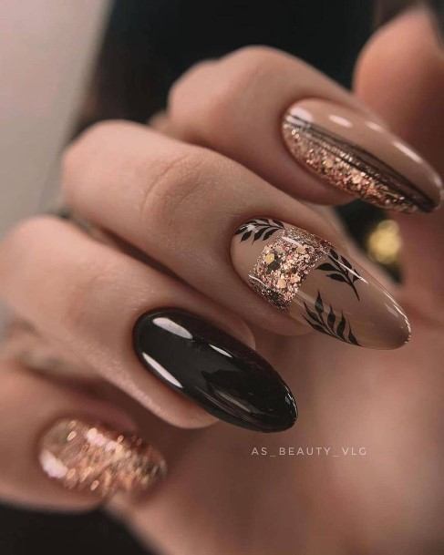 Cute Gold Nail Designs For Women