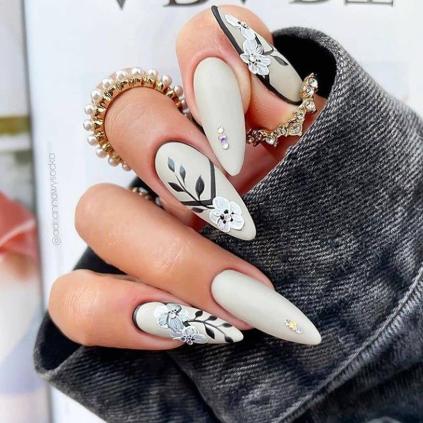 Cute Graceful Nail Designs For Women