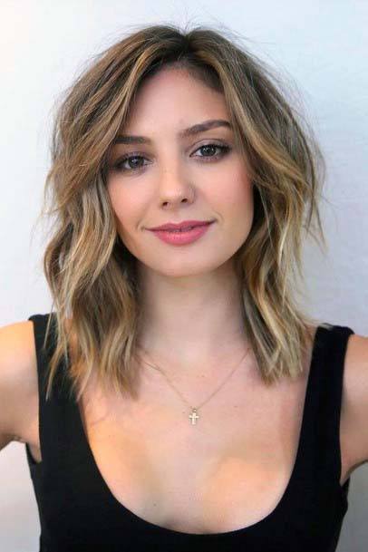 Cute Hairstyles For Square Face Woman With Medium Length Hair