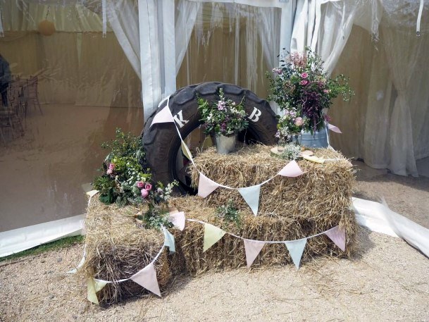 Cute Hay And Old Tire Photo Backdrop Country Wedding Ideas